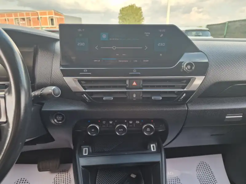Citroen C4 Shine 2021. godište - Slika 21
