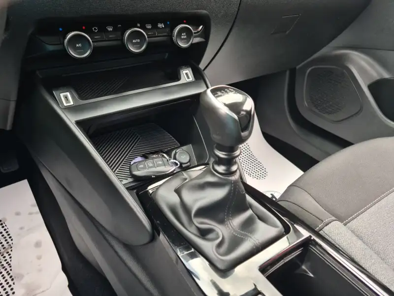 Citroen C4 Feel 2021. godište - Slika 17