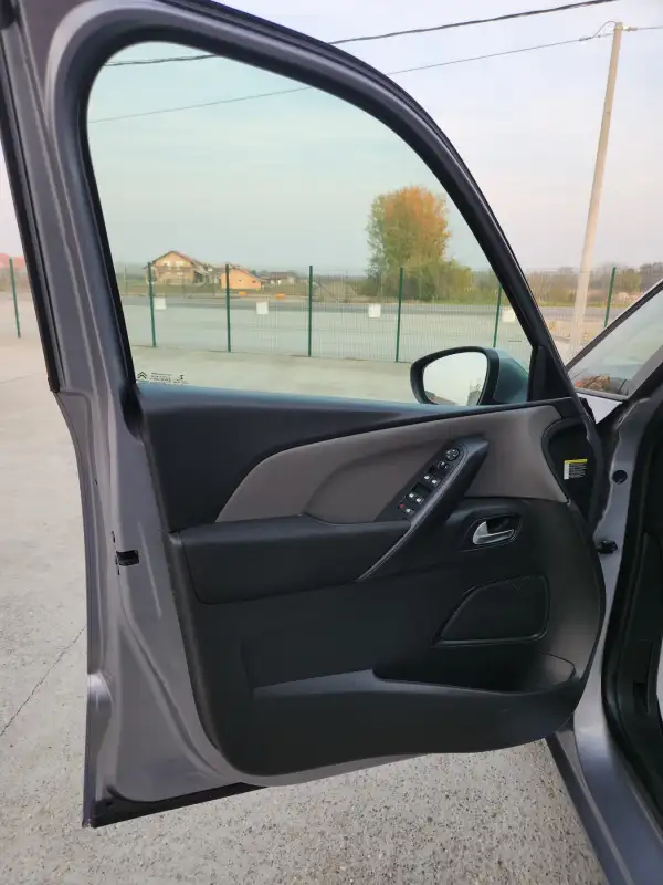 Citroen C4 SpaceTourer 2019. godište - Slika 9