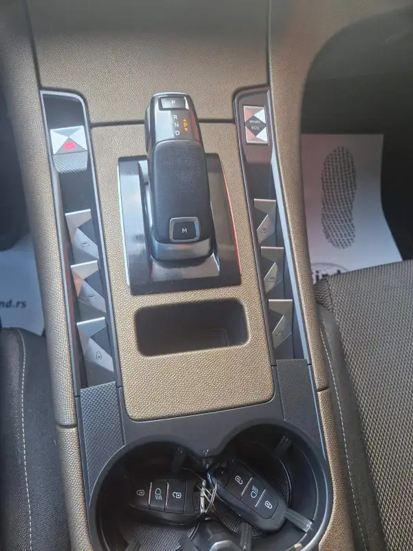 Citroen DS 7 CROSSBACK 2020. godište - Slika 10
