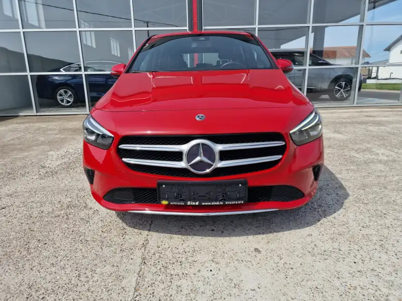 Mercedes B 180 2019. godište - Slika 2
