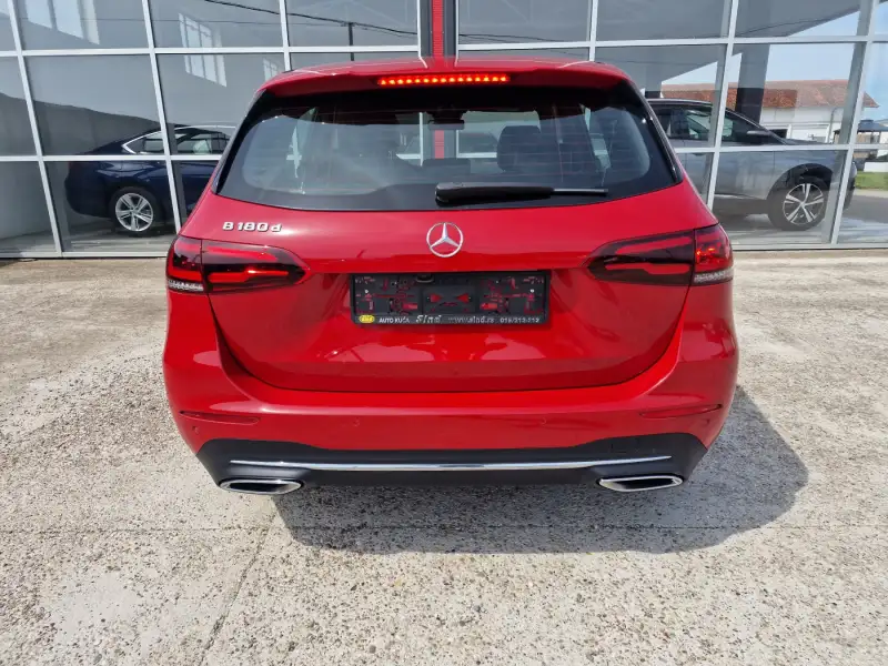 Mercedes B 180 2019. godište - Slika 6