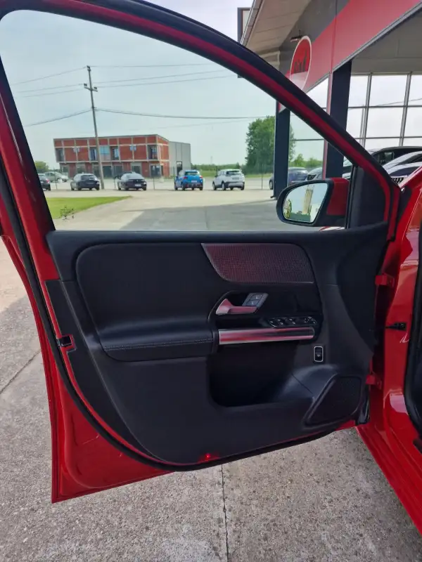 Mercedes B 180 2019. godište - Slika 9