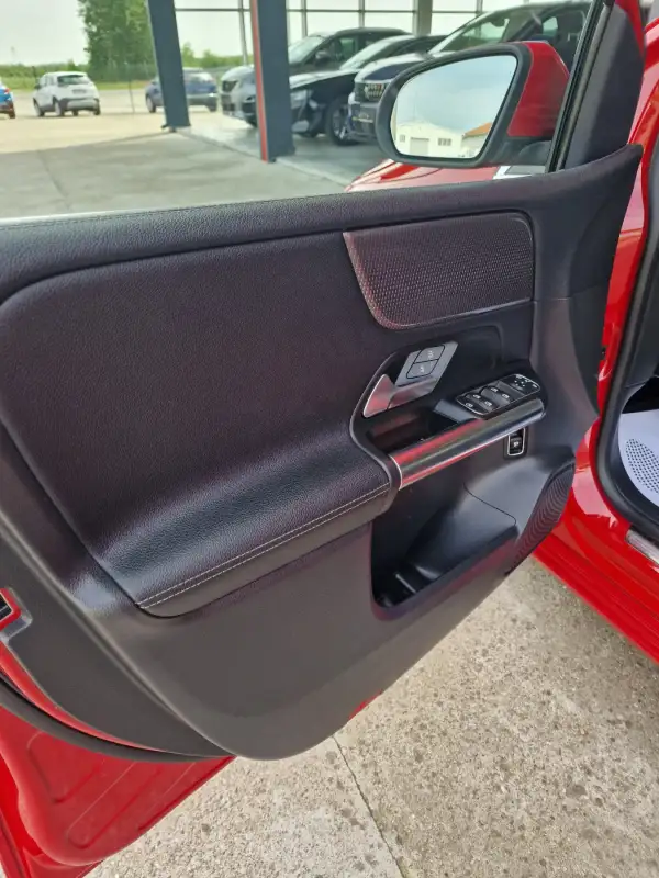 Mercedes B 180 2019. godište - Slika 10