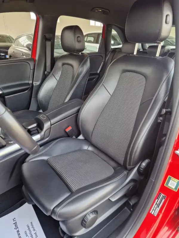 Mercedes B 180 2019. godište - Slika 12