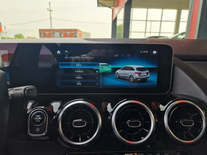 Mercedes B 180 2019. godište - Slika 28