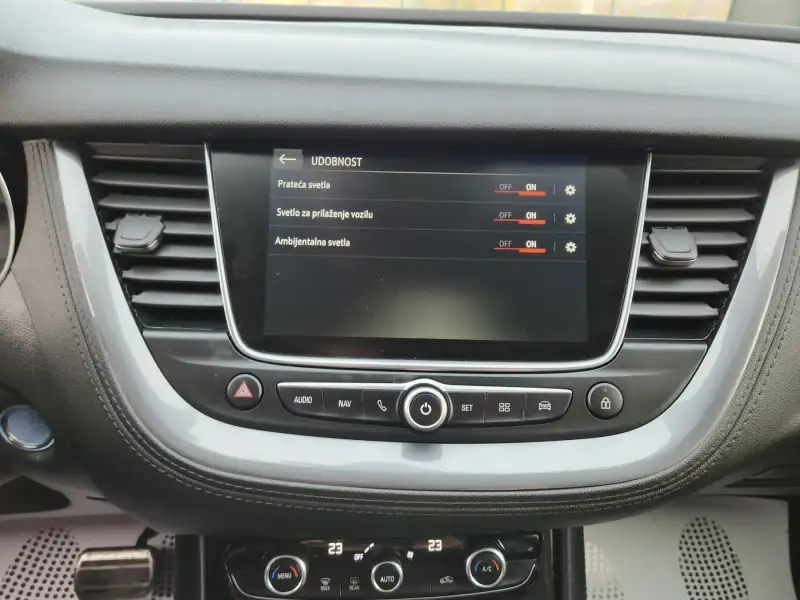 Opel Grandland X INNOVATION 2019. godište - Slika 24
