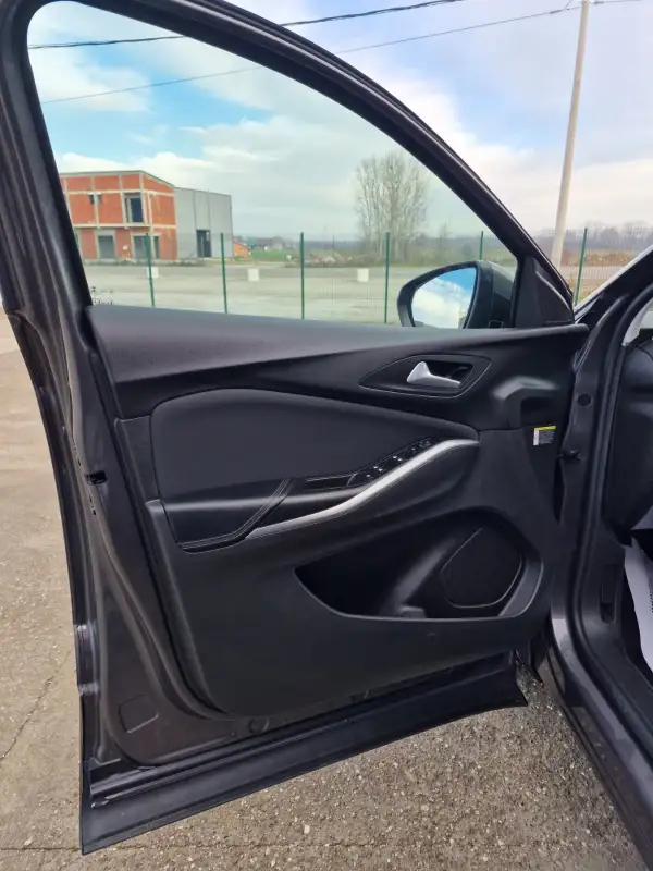 Opel Grandland X ECOTEC 2020. godište - Slika 9