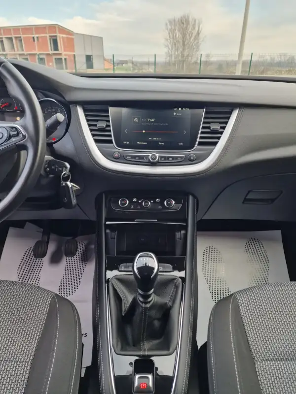 Opel Grandland X ECOTEC 2020. godište - Slika 15