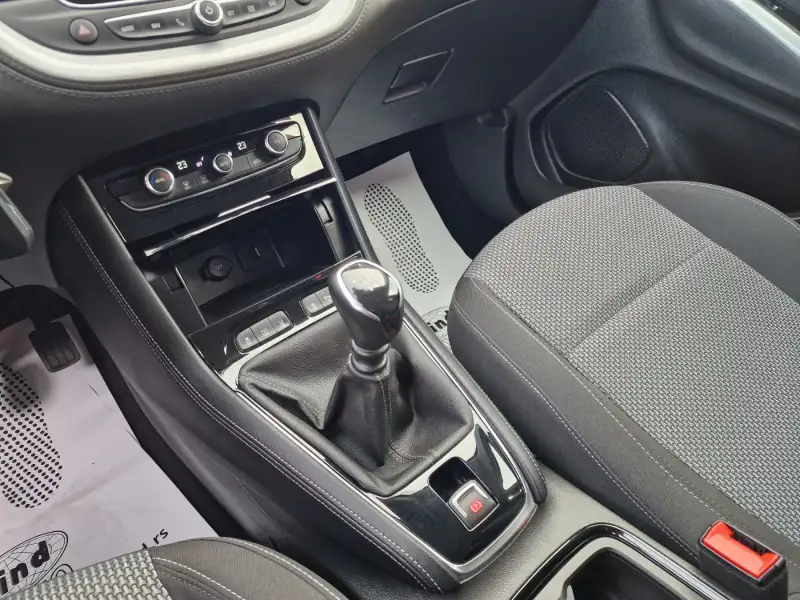 Opel Grandland X ECOTEC 2020. godište - Slika 18