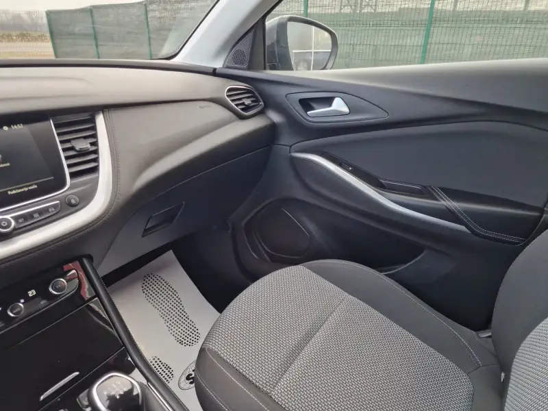 Opel Grandland X ECOTEC 2020. godište - Slika 23