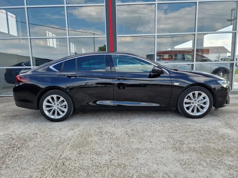Opel Insignia Grand Sport 2021. godište - Slika 4