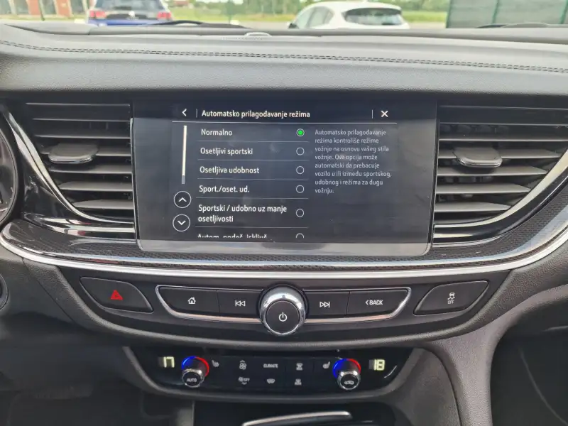 Opel Insignia Grand Sport 2021. godište - Slika 32
