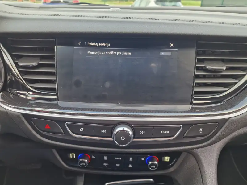 Opel Insignia Grand Sport 2021. godište - Slika 38