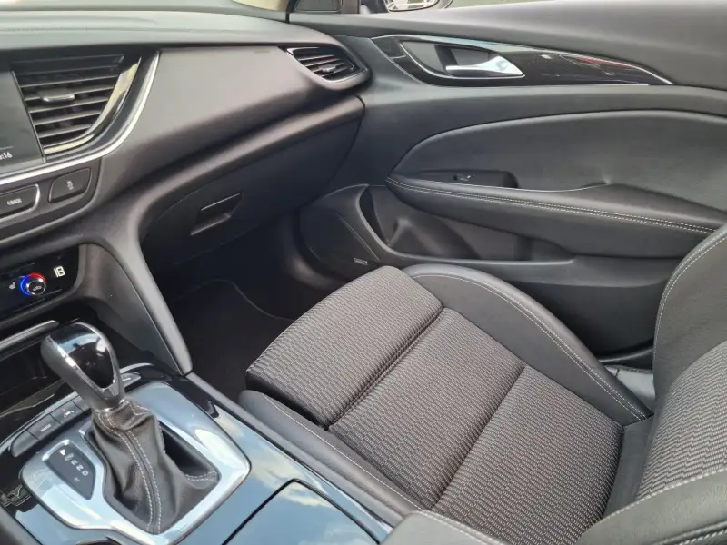 Opel Insignia Grand Sport 2021. godište - Slika 40