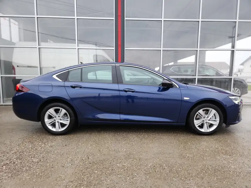Opel Insignia Grand Sport 2022. godište - Slika 4