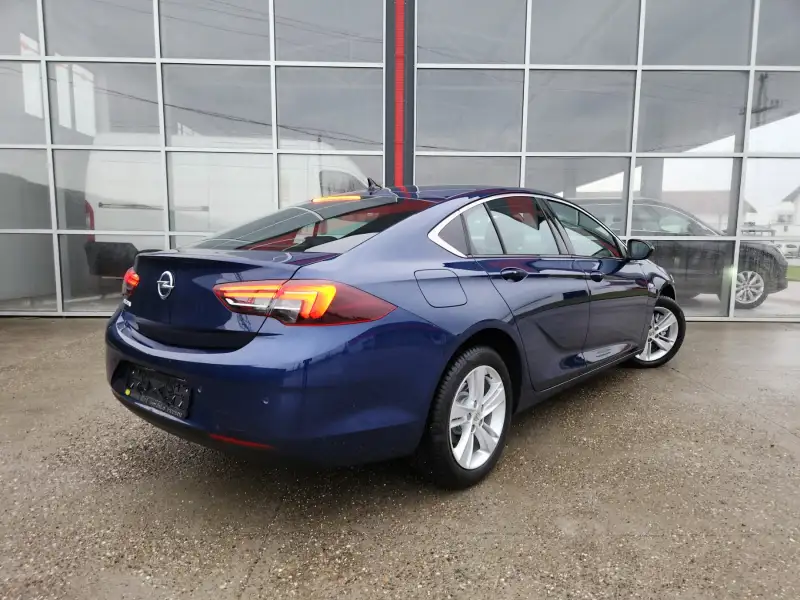 Opel Insignia Grand Sport 2022. godište - Slika 5