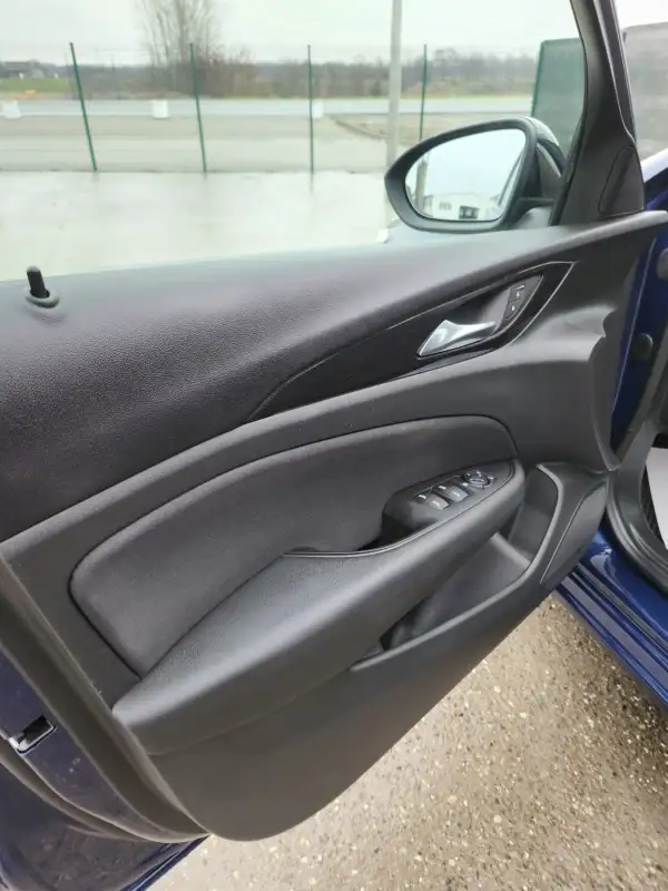 Opel Insignia Grand Sport 2022. godište - Slika 10