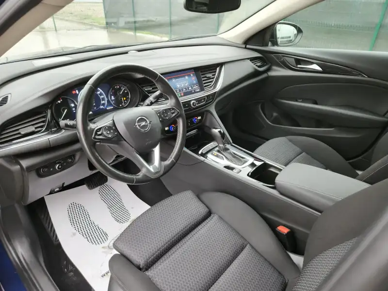 Opel Insignia Grand Sport 2022. godište - Slika 11