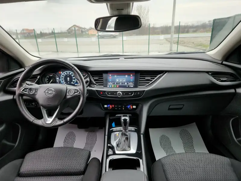 Opel Insignia Grand Sport 2022. godište - Slika 14