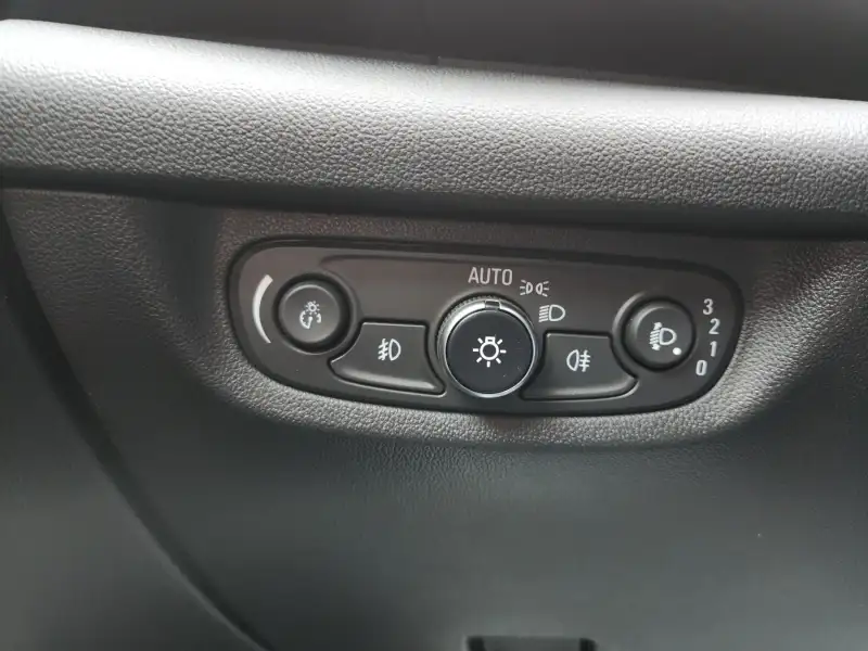 Opel Insignia Grand Sport 2022. godište - Slika 17