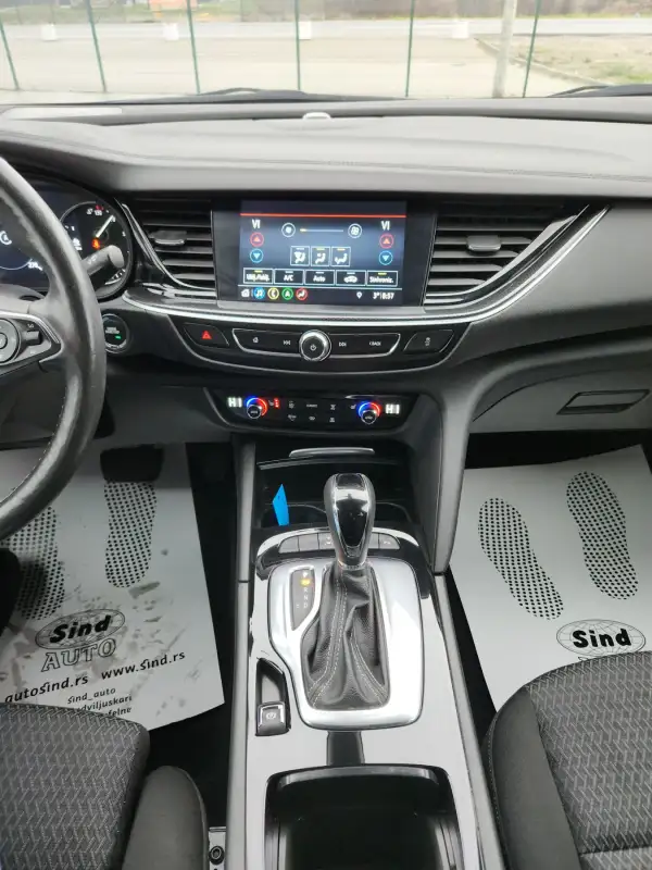 Opel Insignia Grand Sport 2022. godište - Slika 19