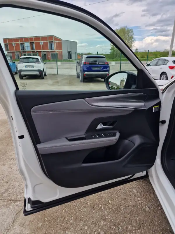 Opel Mokka Elegance 2022. godište - Slika 9