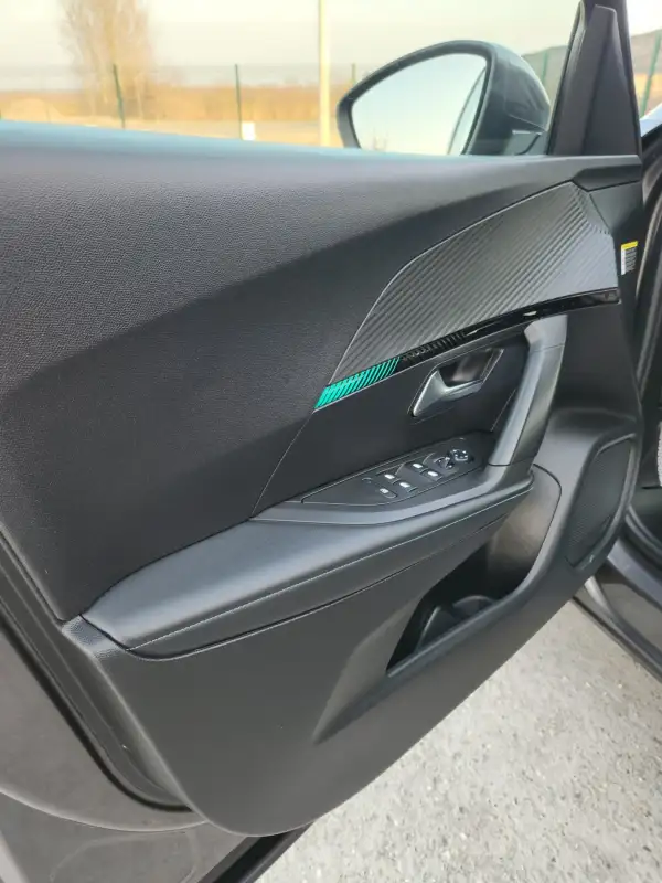 Peugeot 2008 ALLURE 2021. godište - Slika 10