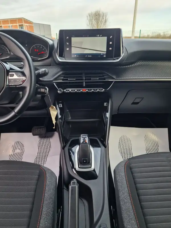 Peugeot 2008 2021. godište - Slika 22