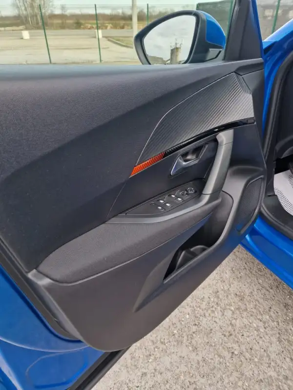 Peugeot 2008 2021. godište - Slika 24
