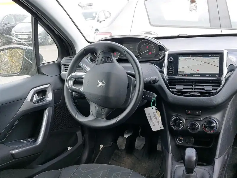 Peugeot 2008 Benzin 2019. godište - Slika 2