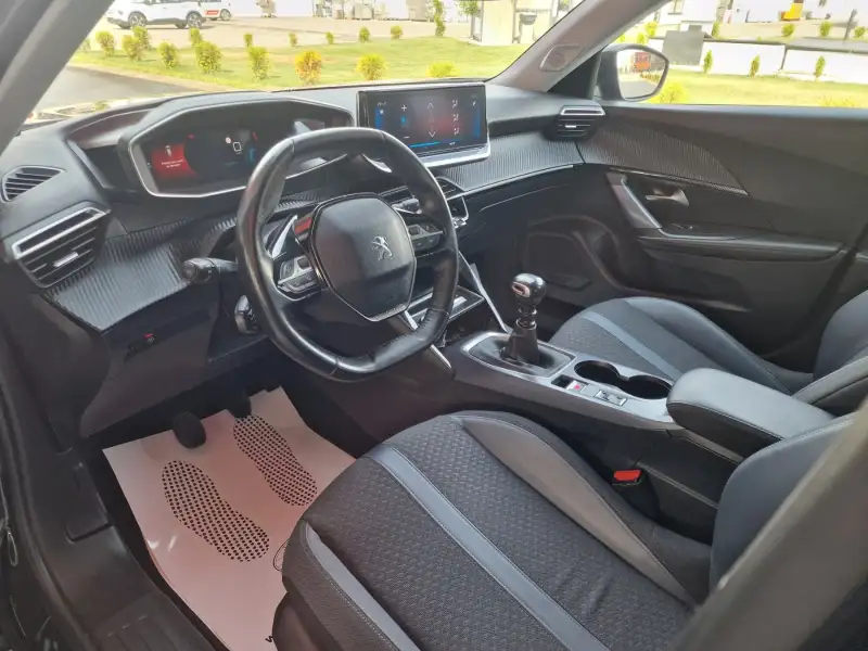 Peugeot 2008 ALLURE Benzin 2020. godište - Slika 11