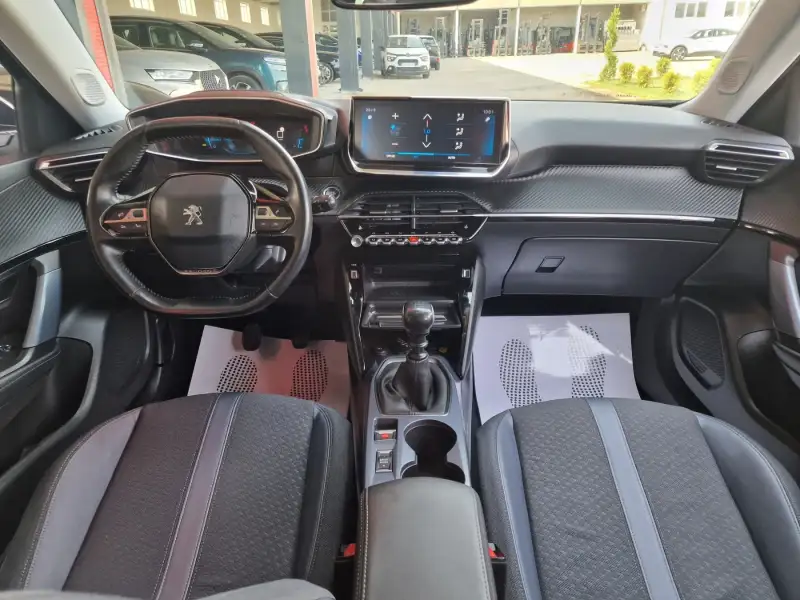 Peugeot 2008 ALLURE Benzin 2020. godište - Slika 14
