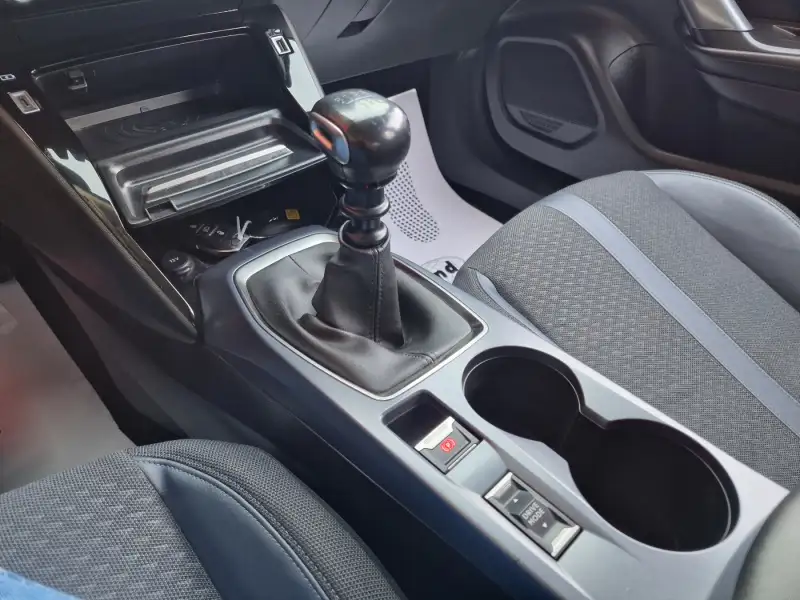 Peugeot 2008 ALLURE Benzin 2020. godište - Slika 19