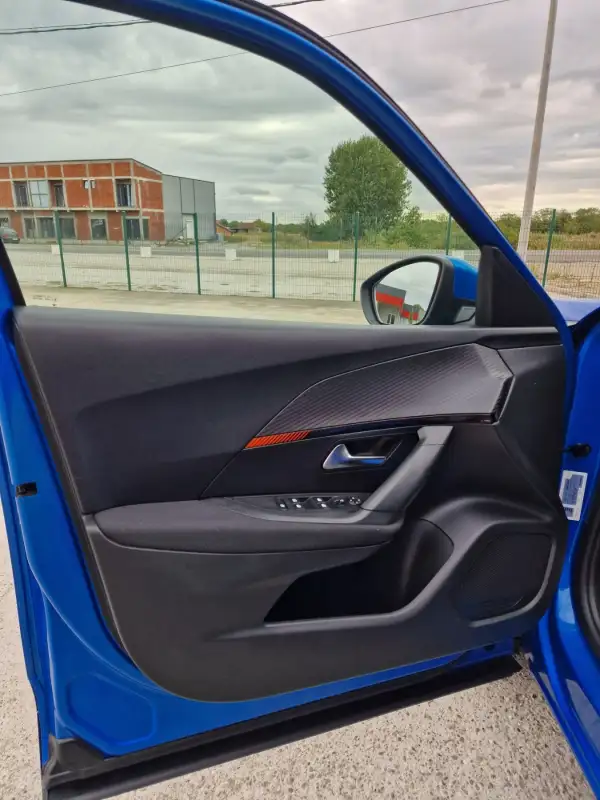 Peugeot 2008 Dizel 2021. godište - Slika 9
