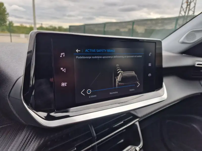 Peugeot 2008 Dizel 2021. godište - Slika 21