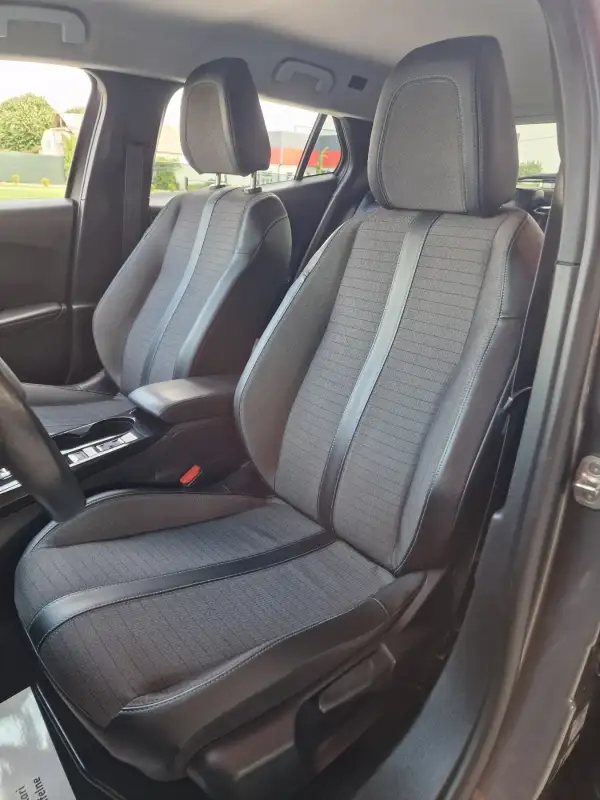 Peugeot 2008 ALLURE Dizel 2021. godište - Slika 11