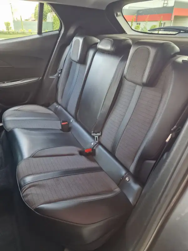 Peugeot 2008 ALLURE Dizel 2021. godište - Slika 12