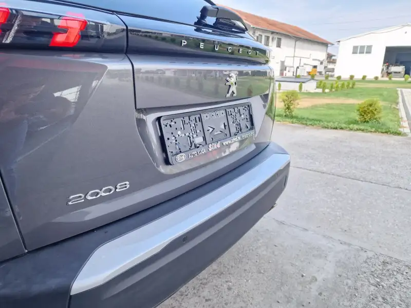 Peugeot 2008 ALLURE Dizel 2021. godište - Slika 24