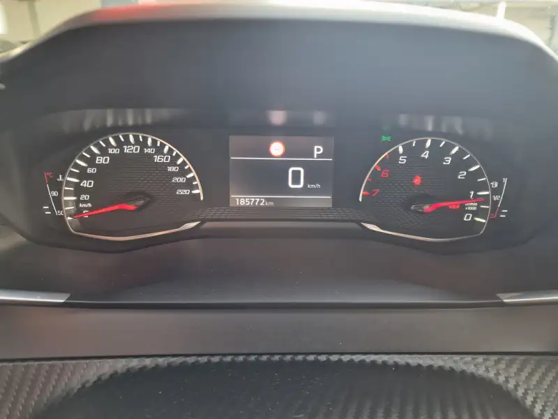 Peugeot 2008 ALLURE Dizel 2021. godište - Slika 27