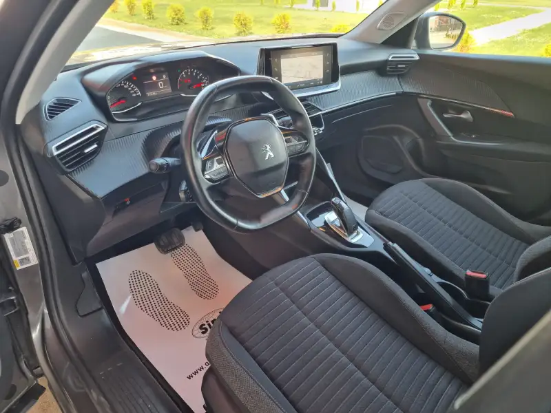 Peugeot 2008 2021. godište - Slika 11