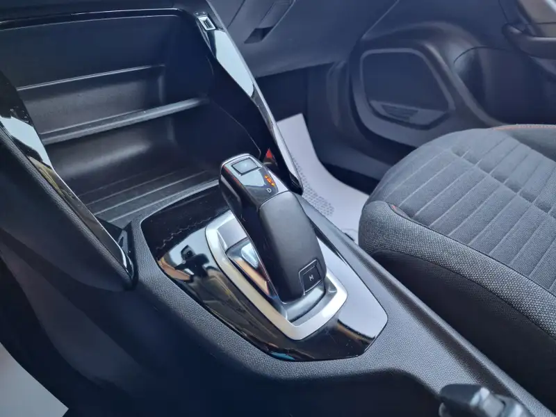 Peugeot 2008 2021. godište - Slika 17
