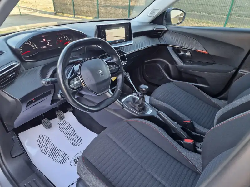 Peugeot 2008 Dizel 2021. godište - Slika 11
