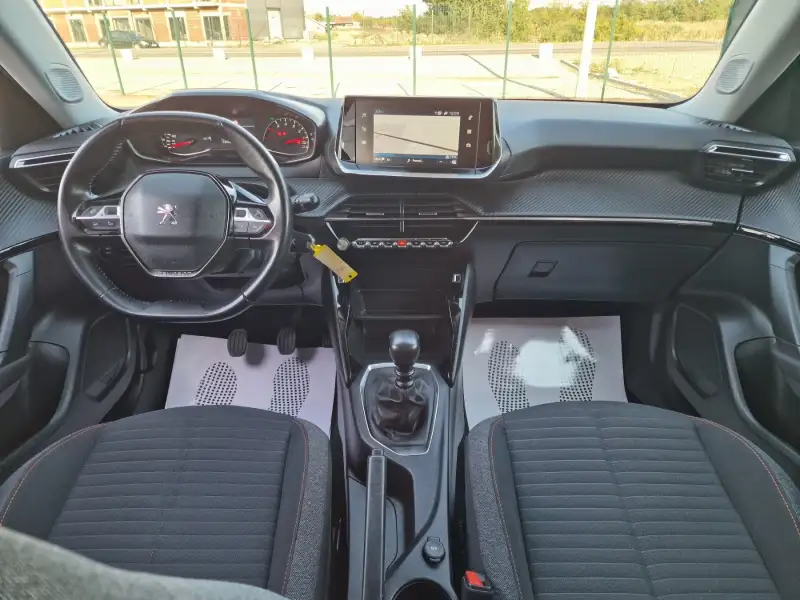 Peugeot 2008 Dizel 2021. godište - Slika 14