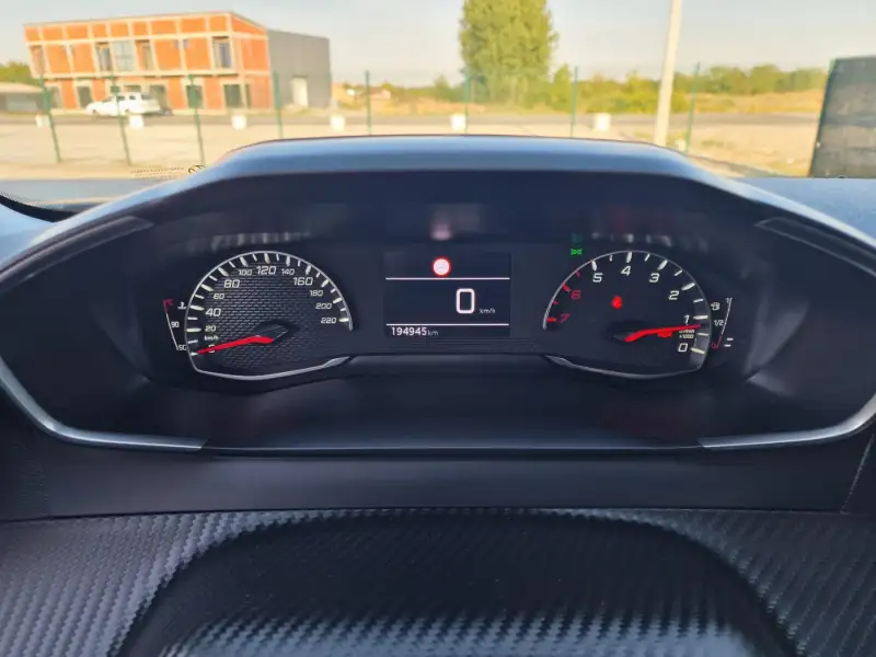 Peugeot 2008 Dizel 2021. godište - Slika 17