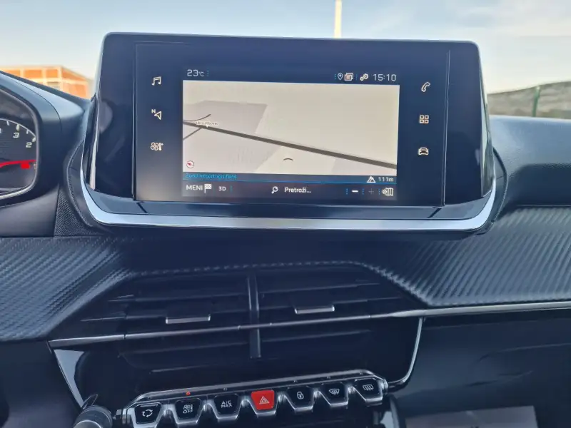 Peugeot 2008 Dizel 2021. godište - Slika 19