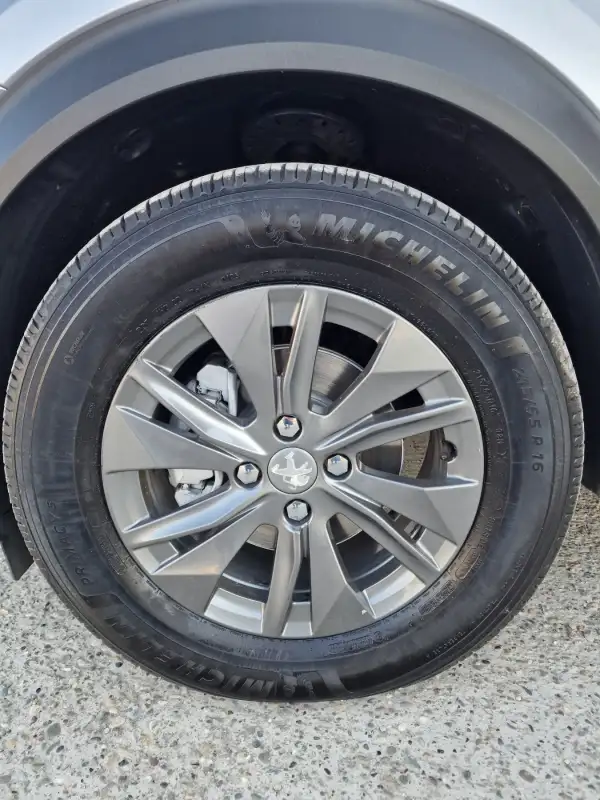 Peugeot 2008 Dizel 2021. godište - Slika 30