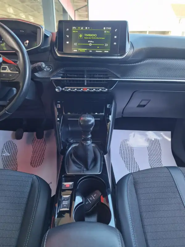 Peugeot 2008 ALLURE Benzin 2022. godište - Slika 15