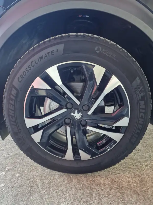 Peugeot 2008 ALLURE Benzin 2022. godište - Slika 30