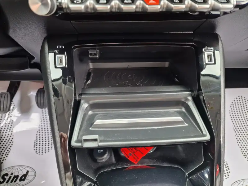 Peugeot 2008 ALLURE 2021. godište - Slika 19